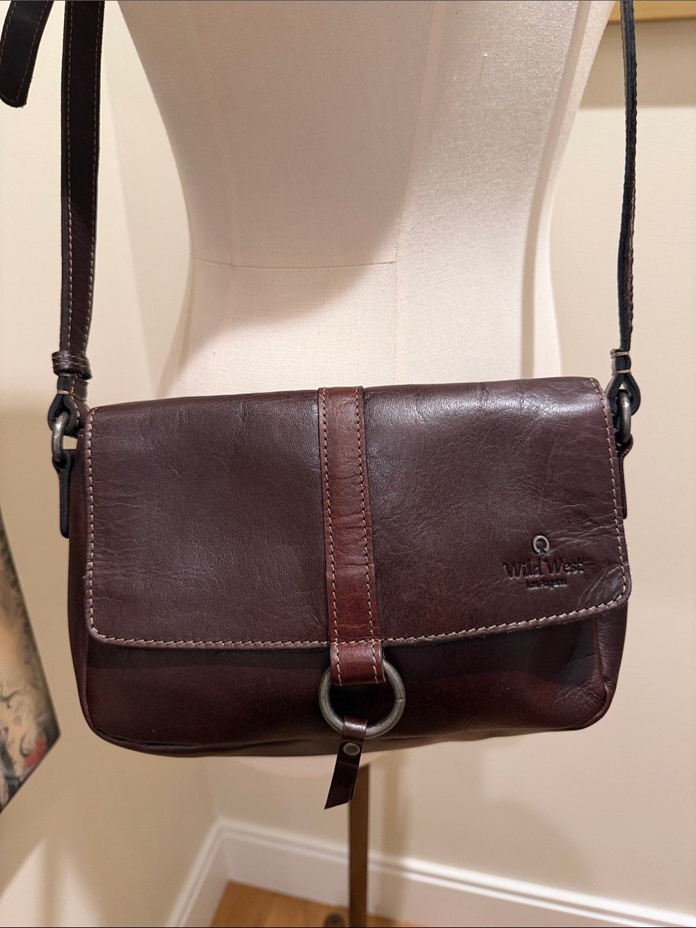 Wild West Los Angeles Brown Leather Crossbody Bag w/ Front Flap Ring Closure